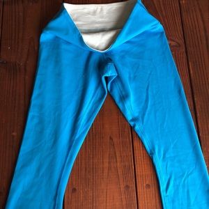 Lululemon crop blue leggings 6